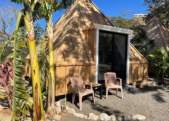Bed & Breakfast Pyramid Source Guanacaste