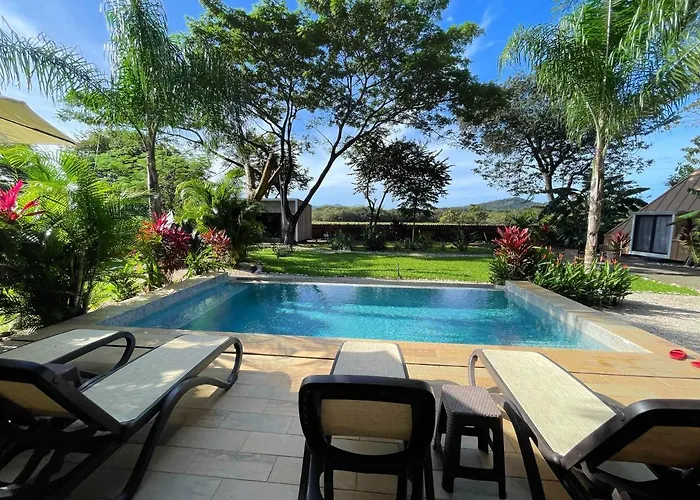 Pyramid Source Guanacaste Bed & Breakfast