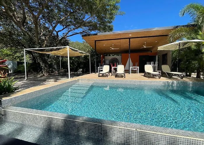 Pyramid Source Guanacaste 3*