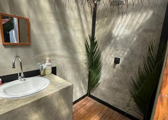 Pyramid Roche Tamarindo Bed & Breakfast