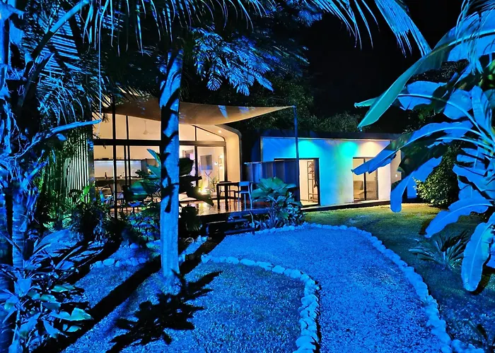 Pyramid Roche Tamarindo Bed & Breakfast
