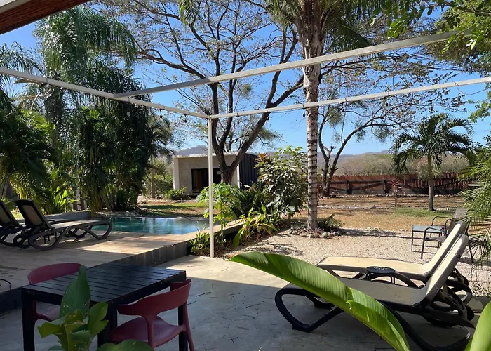 Pyramid Roche Tamarindo Bed & Breakfast